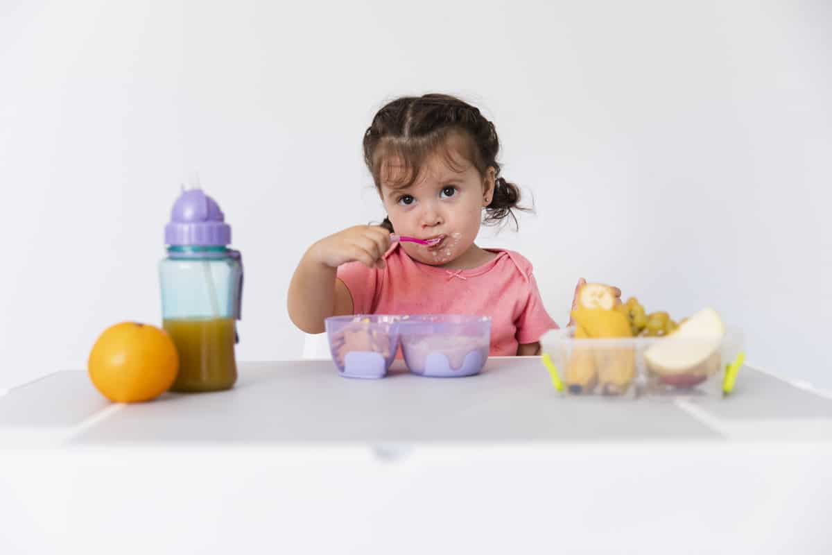 5 comidinhas que seu filho pode ajudar a preparar (mesmo sendo pequenininho!)